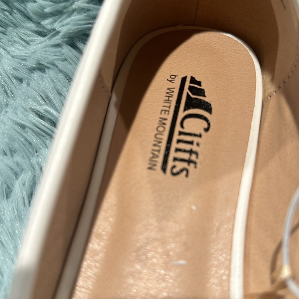 NWT White Mountain Cliffs White Quilted Flats with Bow Front. Various Sizes - Picture 4 of 6